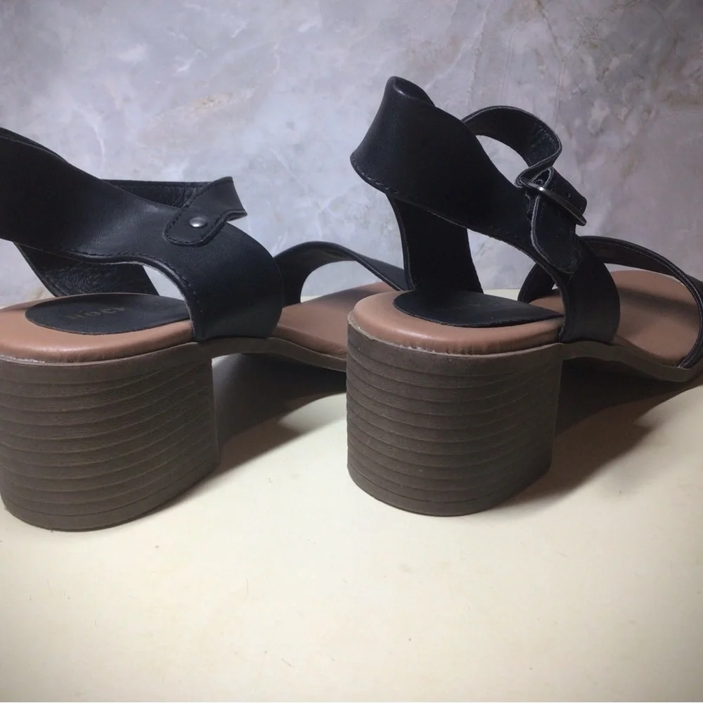 Rock & Candy Women’s “Nellie” Black and Tan Sandals Size 7 - Picture 4 of 6